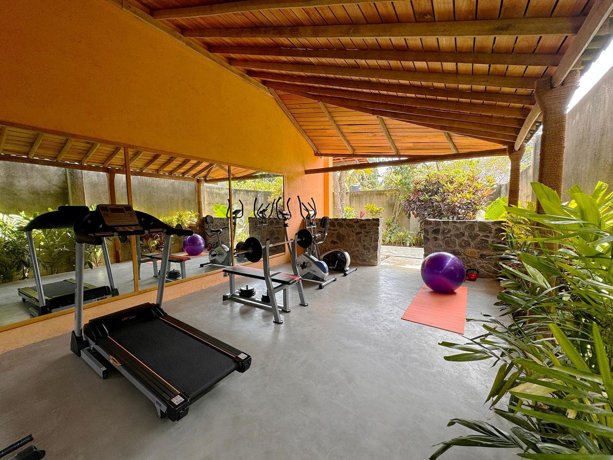 Coastline Mirissa Boutique Hotel And Spa Екстериор снимка