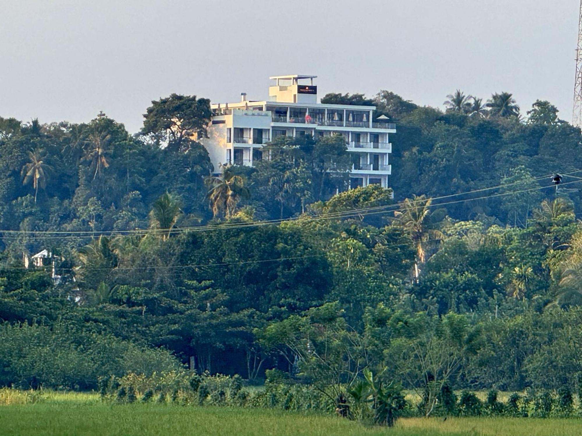 Coastline Mirissa Boutique Hotel And Spa Екстериор снимка
