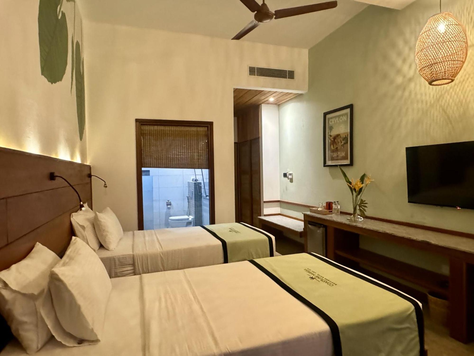 Coastline Mirissa Boutique Hotel And Spa Стая снимка
